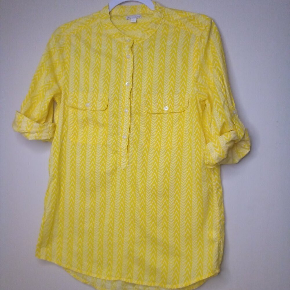Gap Shirt Blouse Women XS Roll Tab Sleeve Pockets Pattern Yellow